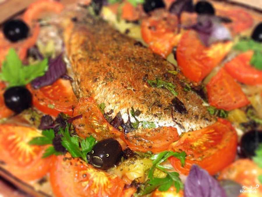 Как приготовить рыбу в духовке: вкусные и простые рецепты запекания рыбы в фолье, рукаве и на противне