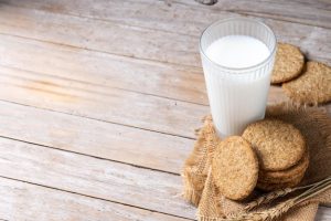 Молочные продукты и алкогольная интоксикация: почему народные методы уступают профессиональной медицине